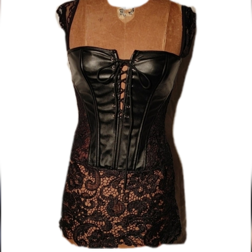 Corset/Bustier with Lace skirt